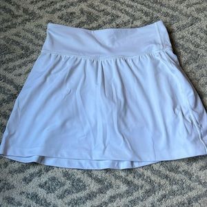 White Gap body exercise skirt